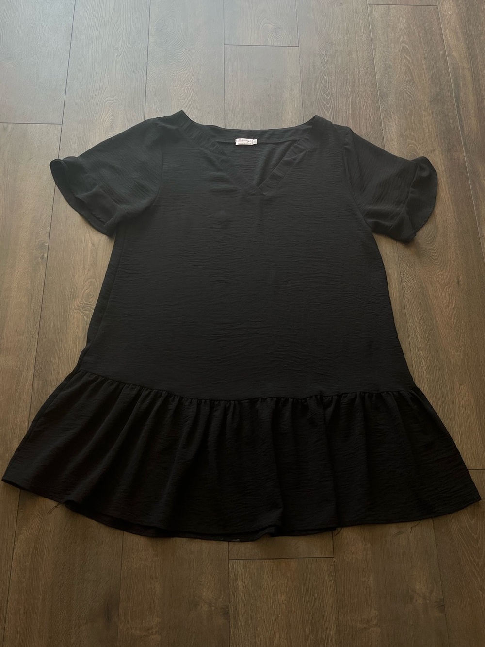 NWOT Aoulaydo Ruffle Hem Flowy Dress